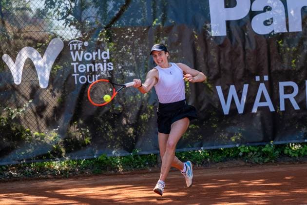 28.04.2025, GER, Frauen, Wiesbaden Tennis Open - 2. Runde - Qualifikation Einzel Tara Wuerth (CRO) holt zum Schlag aus. Wiesbaden-Nordenstadt T2 Sports Health Club Hessen Deutschland