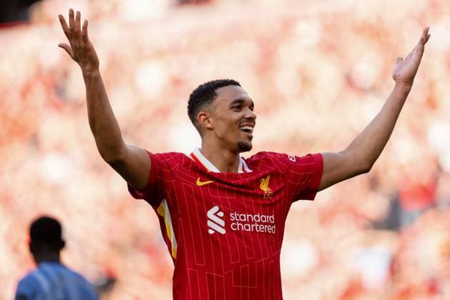 Liverpool FC v Tottenham Hotspur FC - Premier League Liverpool s Trent Alexander-Arnold is seen during the Premier League match between Liverpool and Tottenham Hotspur at Anfield in Liverpool, England, on April 27, 2025. Liverpool Merseyside United Kingdom  Copyright: xMIxNewsx originalFilename:fletcher-liverpoo250427_npYIk.jpg