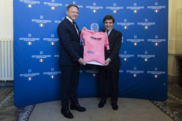Foto IPP Diego Nangano Cappello Roma 29-04-2025 Presentazione della Maglia Rosa del 108° Giro D’Italia nella foto: Francesco Lollobrigida (Ministro dell Agricoltura), Urbano Cairo (Presidente di RCS). Italy Photo Press - World Copyright italy ITALY  Copyright: xR4924_italyphotopressx