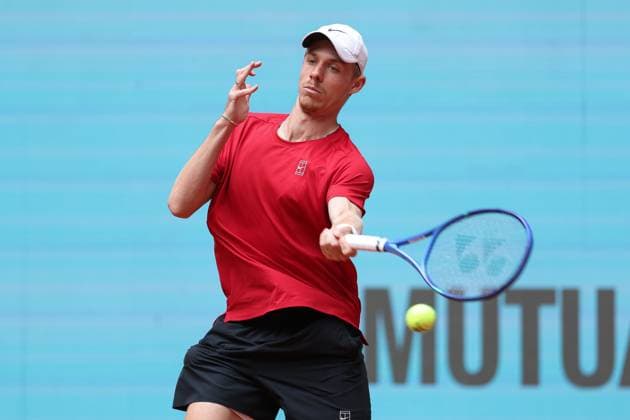 April 29, 2025, Madrid, Madrid, Spain: Denis Shapovalov of Canada in action against Alex de Minaur of Australia during the Mutua Madrid Open 2025, ATP, Tennis Herren Masters 1000 and WTA, Tennis Damen 1000 tennis tournament, celebrated at Caja Magica on April 29, 2025 in Madrid, Spain. Madrid Spain - ZUMAa181 20250429_zaa_a181_049 Copyright: xIrinaxR.xHipolitox