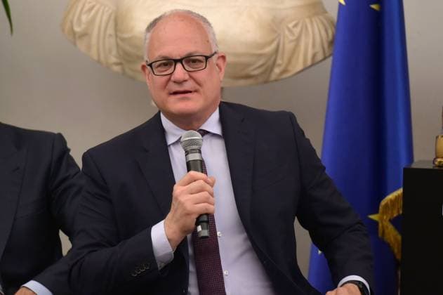 Il sindaco di Roma Roberto Gualtieri during Presentation Final Stage Arrival in Rome Giro d Italia, Giro d Italia race in Rome, Italy, April 29 2025  Copyright: xMassimoxLanducci IPAxSportx xipa-agency.netx xx IPA_57053488 IPA_Agency_IPA57053488