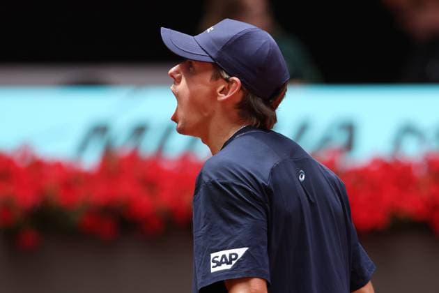 April 29, 2025, Madrid, Madrid, Spain: Alex de Minaur of Australia celebrates after winning against Denis Shapovalov of Canada during the Mutua Madrid Open 2025, ATP, Tennis Herren Masters 1000 and WTA, Tennis Damen 1000 tennis tournament, celebrated at Caja Magica on April 29, 2025 in Madrid, Spain. Madrid Spain - ZUMAa181 20250429_zaa_a181_091 Copyright: xIrinaxR.xHipolitox
