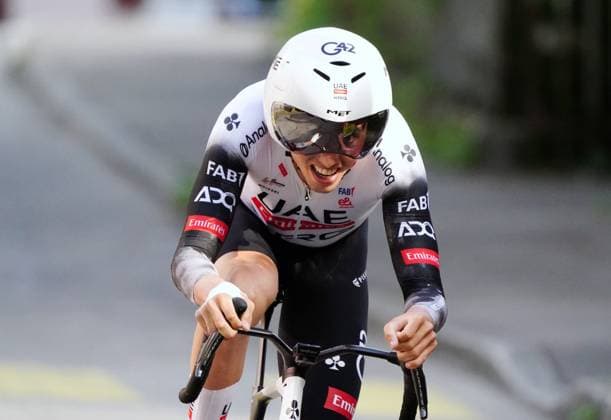 29.04.2025 Schweiz. Tour de Romandie Prolog Saint-Imier - Saint-Imier. Bild : Jan Christen (SUI) Team UAE Emirates Aktion Einzelbild