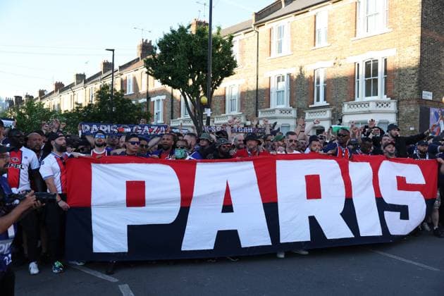 ARSENAL - PSG PHOTOPQR LE PARISIEN Le Parisien Arnaud Journois ; LONDRES ; 29 04 2025 ; Football, Ligue des Champions Uefa, demi-finale aller. Londres (Angleterre) Emirates Stadium le 29 avril 2025. Arsenal FC - Paris Saint-Germain (PSG). Supporters parisiens Photo Le Parisien Arnaud Journois