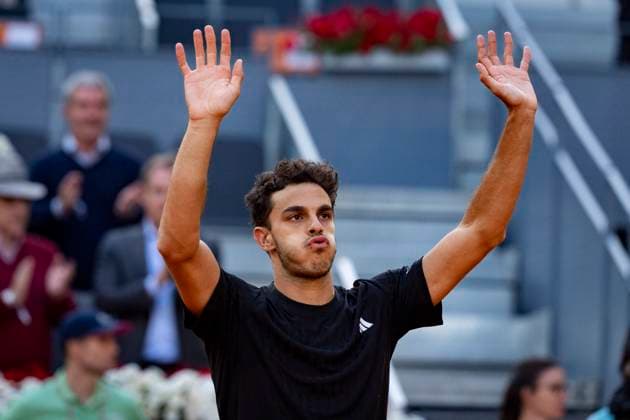 Mutua Madrid Open 2025 Francisco Cerundolo of Argentina celebrates victory after his match against Alexander Zverev of Germany in the match of the Mutua Madrid Open 2025 tournament celebrated at La Caja Magica on April 29, 2025 in Madrid, Spain. Madrid La Caja Magica Madrid Spain Copyright: xAlbertoxGardinx AGardin_20250429_Mutua_Madrid_Open_0755