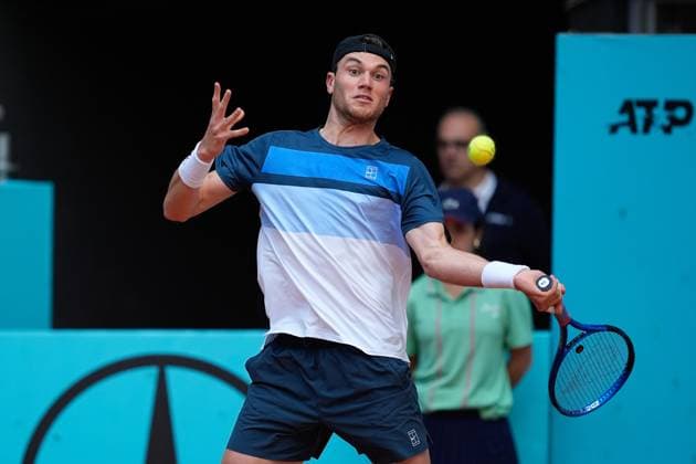 April 29, 2025, Madrid, Madrid, spain: Jack Draper of Great Britain plays against Matteo Berrittini of Italy during the Mutua Madrid Open 2025, ATP, Tennis Herren Masters 1000 and WTA, Tennis Damen 1000, tennis tournament celebrated at Caja Magica on April 29, 2025 in Madrid, Spain. Madrid spain - ZUMAa181 20250429_zaa_a181_350 Copyright: xDennisxAgyemanx