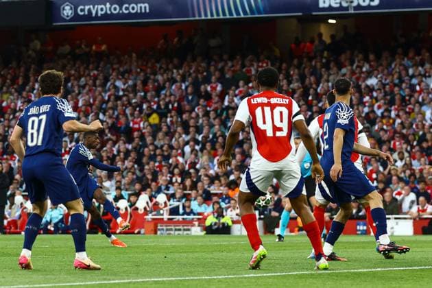 Ousmane Dembà là of PSG scores the opening goal Arsenal v Paris Saint-Germain, UEFA Champions League, Semi Final, First Leg, Football, Emirates Stadium, London, UK - 29 Apr 2025 EDITORIAL USE ONLY No use with unauthorised audio, video, data, fixture lists, club league logos or live services. Online in-match use limited to 120 images, no video emulation. No use in betting, games or single club league player publications. Copyright: xKieranxMcManus Shutterstockx 15275544al