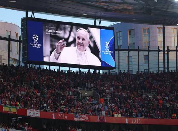 Arsenal FC v Paris Saint-Germain - UEFA Champions League 2024 25 Semi Final First Leg Tribute paid to Pope Francis before the UEFA Champions League 2024 25 Semi Final First Leg match between Arsenal FC and Paris Saint-Germain at Emirates Stadium on April 29, 2025 in London, England. London Emirates Stadium England United Kingdom Copyright: xNigelxFrench Sportsphoto APLx 14126045