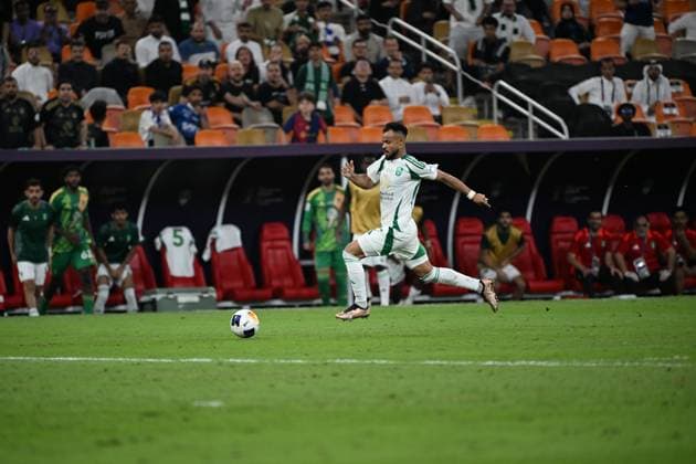 Al Ahli vs Al hilal - AFC Champions League Elite 2025 JEDDAH, SAUDI ARABIA - APRIL 29: Ali Majrashi of Al Ahli during the AFC Champions League Elite match betweenc al ahli saudi fc vs al hilal saudi at alinma bank stadium at king abdullah sports city.