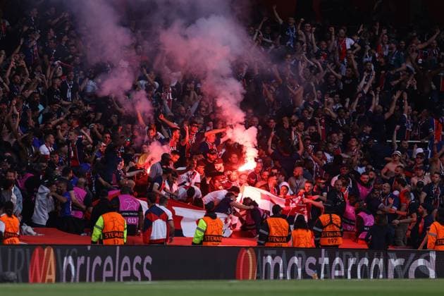 Arsenal v Paris Saint-Germain 29 April 2025, London - UEFA Champions League - Semi Final - First Leg - Arsenal v Paris Saint-Germain - PSG fans light flares - Photo: Jacques Feeney Offside. London UK Copyright: xJacquesxFeeneyx xOffsidexOffside