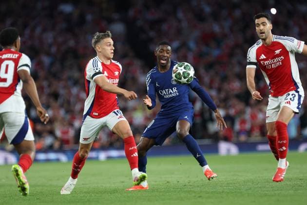 ARSENAL - PSG PHOTOPQR LE PARISIEN Le Parisien Arnaud Journois ; LONDRES ; 29 04 2025 ; Football, Ligue des Champions Uefa, demi-finale aller. Londres (Angleterre) Emirates Stadium le 29 avril 2025. Arsenal FC - Paris Saint-Germain (PSG). OUsmane Dembele, Mikel Merino Photo Le Parisien Arnaud Journois