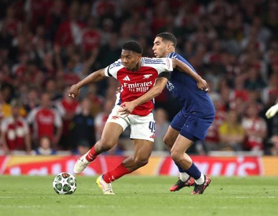 Myles Lewis-Skelly (A) Achraf Hakimi (PSG) at the Arsenal v Paris Saint-Germain UEFA Champions League semi-final match, at the Emirates Stadium, London, UK on 29th April, 2025. 