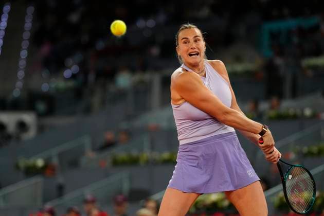 Mutua Madrid Open - Day Eight Aryna Sabalenka in action during the match between Aryna Sabalenka of Belarusia and Peyton Stearns of the United States during Women s Singles Round of 16 match on Day Eight of the Mutua Madrid Open 2025, ATP, Tennis Herren Masters 1000 and WTA, Tennis Damen 1000, tournament celebrates at La Caja Magica on April 29, 2025 in Madrid, Spain. Madrid Spain  Copyright: xJosexBretonx originalFilename:bretonhernandez-mutuamad250429_npEFe.jpg
