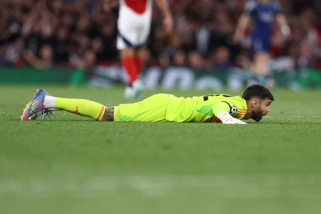 Arsenal v PSG 29 April 2025, London - UEFA Champions League Football - Semi-Final, First Leg - Arsenal v Paris Saint-Germain - Arsenal goalkeeper David Raya reacts to a missed chance at the other end of the pitch - Photo: Jacques Feeney Offside. London UK Copyright: xJacquesxFeeneyx xOffsidexOffside