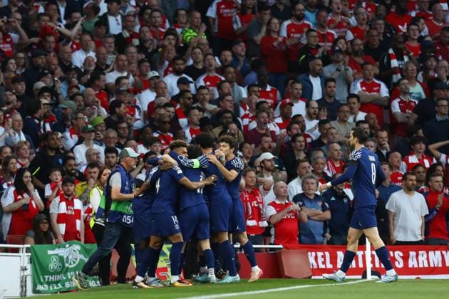 Sport Bilder des Tages April 29, 2025, London, United Kingdom: OUSMANE DEMBELE of PSG celebrates with his teammates after scoring their side s first goal in the UEFA 2024 25 Semi-Final first leg game between ARSENAL and PARIS SAINT GERMAIN at the Emirates Stadium in London, England London United Kingdom - ZUMAc179 20250429_zep_c179_075 Copyright: xMickaelxChavetx