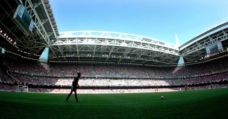 Archivbilder der Woche SPORT KW18 RECORD DATE NOT STATED. 3337903.jpg SANDA WESTERVELD TAKES A FREE KICK IN THE MILLENNIUM STADIUM IN CARDIFF Copyright: xDAVIDxASHDOWNx DMGTCHPDPICT000410426941