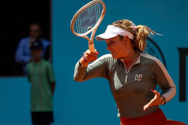 April 29, 2025, Madrid, Spain: Croatian Donna Vekic plays against American Madison Keys (Not in View) during a match at the 2025 Mutua Madrid Open, held at La Caja Magica. Final score: 6-2 6-3 for Madison Keys. Madrid Spain - ZUMAs197 20250429_aaa_s197_107 Copyright: xDavidxCanalesx
