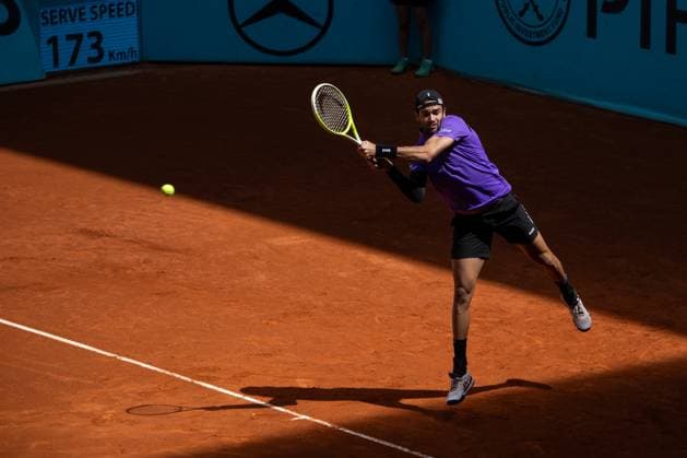 Matteo Berrettini Vs Jack Draper in Madrid, Spain - 29 Apr 2025 Italian Matteo Berrettini plays against Englishman Jack Draper (not visible) during a match at the 2025 Mutua Madrid Open, held at La Caja Mágica. Final score: 7-6 for Jack Draper (Berrettini retires due to injury). Madrid Spain Copyright: xDavidxCanalesx xSOPAxImagesx DCOpenDraperBerrettini-22