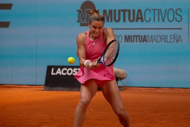 Elina Svitolina Vs Maria Sakkari in Madrid, Spain - 29 Apr 2025 Greek Maria Sakkari plays against Ukrainian Elina Svitolina (not visible) during a match at the 2025 Mutua Madrid Open, held at La Caja Mágica. Final score: 6-3 6-3 for Svitolina Madrid Spain Copyright: xDavidxCanalesx xSOPAxImagesx DCOpenMadridSvitolinaSakkari-04