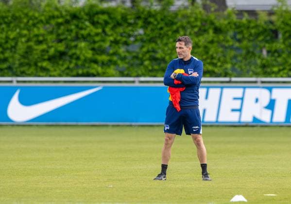 Sport Bilder des Tages Fussball, Herren, Saison 2024 25, 2. Bundesliga, Hertha BSC, Training, Trainer Stefan Leitl (Hertha BSC), 30.04. 2025,