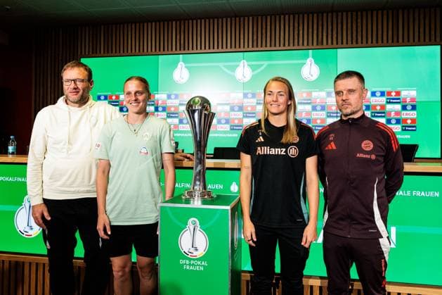 Sport Themen der Woche KW18 Sport Bilder des Tages 45. DFB-Pokal Finale der Frauen: FC Bayern München - SV Werder Bremen Abschlusspressekonferenz; 30.04.2025 Thomas Horsch (Trainer SV Werder Bremen), Lina Hausicke (SV Werder Bremen, 18), der DFB Pokal der Frauen, Magdalena Eriksson (FC Bayern München, 5), Alexander Straus (FC Bayern München, Trainer) 45. DFB-Pokal Finale der Frauen: FC Bayern München - SV Werder Bremen Abschlusspressekonferenz; Köln, RheinEnergiestadion, 30.04.2025 *** 45 DFB Cup Womens Final FC Bayern Munich SV Werder Bremen Final Press Conference 30 04 2025 Thomas Horsch Coach SV Werder Bremen , Lina Hausicke SV Werder Bremen, 18 , DFB Cup Womens Final Magdalena Eriksson FC Bayern Munich, 5 , Alexander Straus FC Bayern Munich, Coach 45 DFB Cup Womens Final FC Bayern Munich SV Werder Bremen Final Press Conference Cologne, RheinEnergiestadion, 30 04 2025 Copyright: xBEAUTIFULxSPORTS Wunderlx