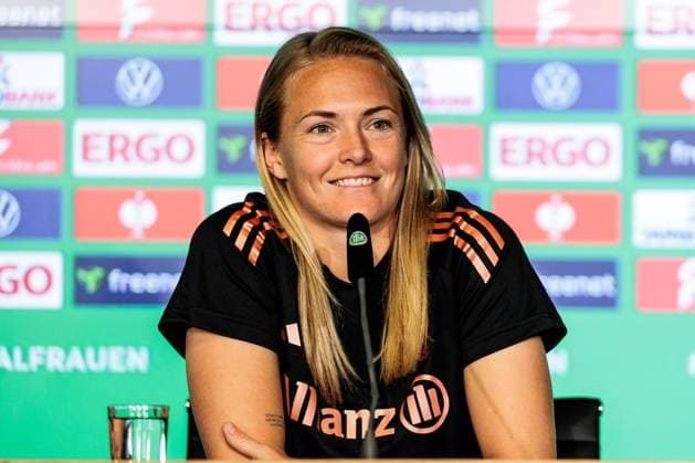 45. DFB-Pokal Finale der Frauen: FC Bayern München - SV Werder Bremen Abschlusspressekonferenz; 30.04.2025 Magdalena Eriksson (FC Bayern München, 5) lächelt, lacht 45. DFB-Pokal Finale der Frauen: FC Bayern München - SV Werder Bremen Abschlusspressekonferenz; Köln, RheinEnergiestadion, 30.04.2025 Copyright: xBEAUTIFULxSPORTS Wunderlx
