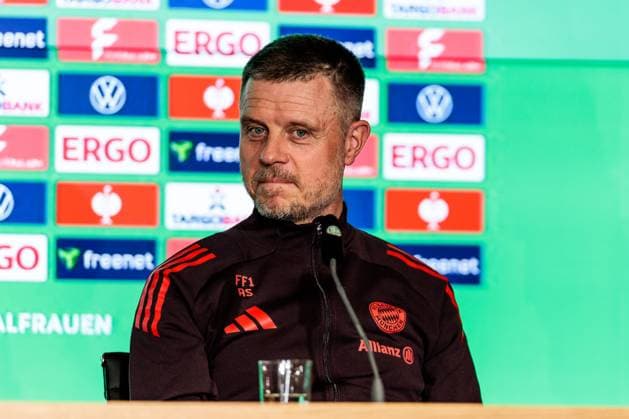 45. DFB-Pokal Finale der Frauen: FC Bayern München - SV Werder Bremen Abschlusspressekonferenz; 30.04.2025 Alexander Straus (FC Bayern München, Trainer) 45. DFB-Pokal Finale der Frauen: FC Bayern München - SV Werder Bremen Abschlusspressekonferenz; Köln, RheinEnergiestadion, 30.04.2025 Copyright: xBEAUTIFULxSPORTS Wunderlx