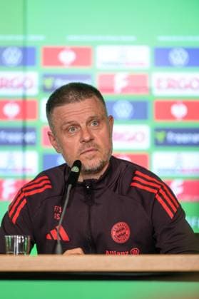 Fußball, DFB Pokal Frauen, 20250430, Pressekonferenz MD-1 FC Bayern München - SV Werder Bremen. Im Bild Trainer Bayern Alexander STRAUS. Köln Rhein-Energie Stadion Nordrhein-Westfalen Deutschland Copyright: Passion2Press MarkusxFischerx