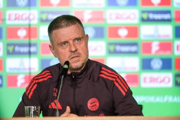 Fußball, DFB Pokal Frauen, 20250430, Pressekonferenz MD-1 FC Bayern München - SV Werder Bremen. Im Bild Trainer Bayern Alexander STRAUS. Köln Rhein-Energie Stadion Nordrhein-Westfalen Deutschland Copyright: Passion2Press MarkusxFischerx