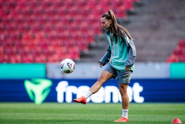 45. DFB-Pokal Finale der Frauen: FC Bayern München - SV Werder Bremen Abschlusstraining SV Werder Bremen; 30.04.2025 Tuana Mahmoud (SV Werder Bremen, 10) mit Ball 45. DFB-Pokal Finale der Frauen: FC Bayern München - SV Werder Bremen Abschlusstraining SV Werder Bremen; Köln, RheinEnergiestadion, 30.04.2025 Copyright: xBEAUTIFULxSPORTS Wunderlx
