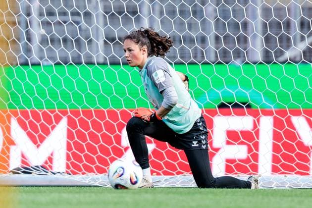 45. DFB-Pokal Finale der Frauen: FC Bayern München - SV Werder Bremen Abschlusstraining SV Werder Bremen; 30.04.2025 Livia Peng (SV Werder Bremen, 1) mit Ball 45. DFB-Pokal Finale der Frauen: FC Bayern München - SV Werder Bremen Abschlusstraining SV Werder Bremen; Köln, RheinEnergiestadion, 30.04.2025 Copyright: xBEAUTIFULxSPORTS Wunderlx