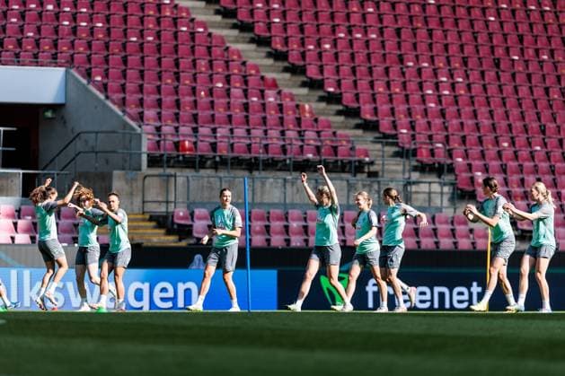 45. DFB-Pokal Finale der Frauen: FC Bayern München - SV Werder Bremen Abschlusstraining SV Werder Bremen; 30.04.2025 Warmmachen 45. DFB-Pokal Finale der Frauen: FC Bayern München - SV Werder Bremen Abschlusstraining SV Werder Bremen; Köln, RheinEnergiestadion, 30.04.2025 Copyright: xBEAUTIFULxSPORTS Wunderlx