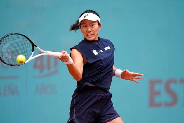 April 30, 2025, Madrid, Madrid, Spain: Moyuka Uchijima of Japan in action against Elina Svitolina of Ukraine during the Mutua Madrid Open 2025, ATP, Tennis Herren Masters 1000 and WTA, Tennis Damen 1000 tennis tournament, celebrated at Caja Magica on April 30, 2025 in Madrid, Spain. Madrid Spain - ZUMAa181 20250430_zaa_a181_152 Copyright: xOscarxJ.xBarrosox