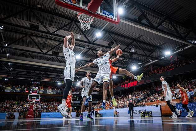 Sport Themen der Woche KW18 Sport Bilder des Tages 1. Basketball Bundesliga, easyCredit BBL, Saison 2024 2025, Herren, Hauptrunde, 31. Spieltag, 30.04.2025, RASTA Vechta - MLP Academics Heidelberg Damariae Horne ( 0 - MLP Academics Heidelberg) während der Partie Vechta RASTA Dome Niedersachsen Deutschland *** 1 Basketball Bundesliga, easyCredit BBL, Season 2024 2025, Men, Main Round, Matchday 31, 30 04 2025, RASTA Vechta MLP Academics Heidelberg Damariae Horne 0 MLP Academics Heidelberg during the game Vechta RASTA Dome Lower Saxony Germany