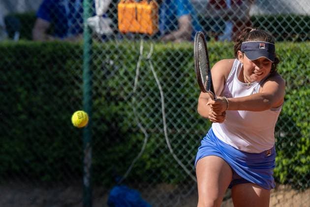 30.04.2025, GER, Frauen, ITF World Tennis Tour - Wiesbaden Tennis Open - Runde der letzten 16 - Doppel Nachwuchstalent Sonja Zhenikhova (GER) während des Spiels. Wiesbaden-Nordenstadt T2 Sports Health Club Hessen Deutschland