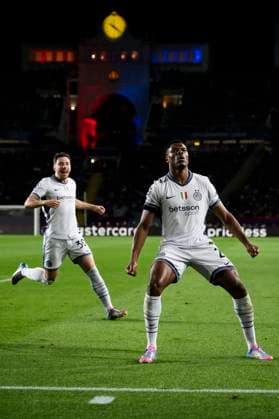 FC Barcelona, Barca v FC Internazionale - UEFA Champions League Denzel Dumfries of FC Internazionale celebrates after scoring a goal from a header during the UEFA Champions League 2024 25 semi-final first leg football match between FC Barcelona and FC Internazionale. Barcelona Spain Copyright: xNicolòxCampox