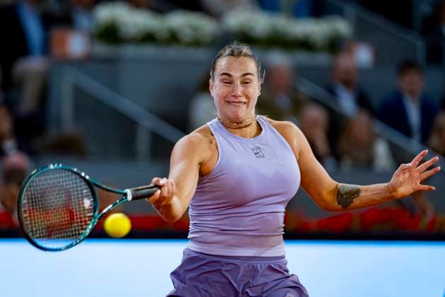 Mutua Madrid Open 2025 Aryna Sabalenka of Belarus plays a forehand in the quarter-final match against Marta Kostyuk of Ukraine at the Mutua Madrid Open 2025 tournament celebrated at La Caja Magica on April 30, 2025 in Madrid, Spain. Madrid La Caja Magica Madrid Spain Copyright: xAlbertoxGardinx AGardin_20250430_Mutua_Madrid_Open_1137