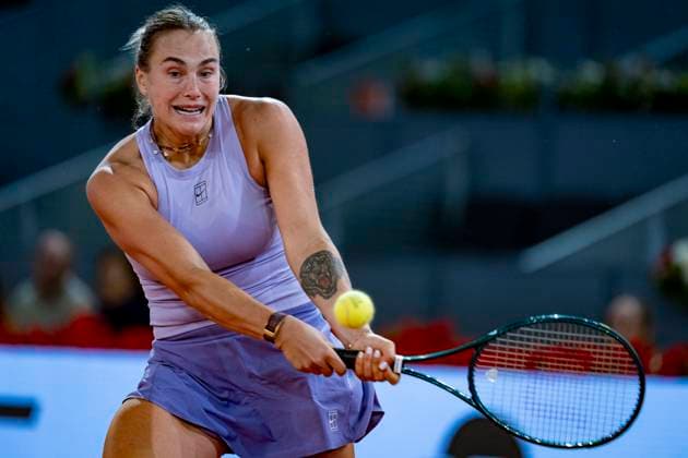 Mutua Madrid Open 2025 Aryna Sabalenka of Belarus plays a backhand in the quarter-final match against Marta Kostyuk of Ukraine at the Mutua Madrid Open 2025 tournament celebrated at La Caja Magica on April 30, 2025 in Madrid, Spain. Madrid La Caja Magica Madrid Spain Copyright: xAlbertoxGardinx AGardin_20250430_Mutua_Madrid_Open_1160