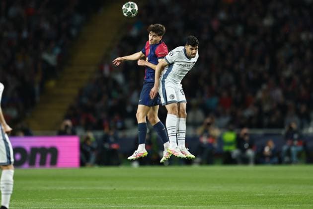 (L-R) Pau Cubarsi (Barcelona), Mehdi Taremi (Inter), APRIL 30, 2025 - Football Soccer : UEFA Champions League Semi-finals 1st leg match between FC Barcelona, Barca 3-3 FC Internazionale Milano at the Estadi Olimpic Lluis Companys in Barcelona, Spain. Noxthirdxpartyxsales  (289171859)