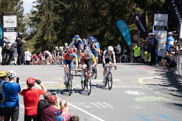 01.05.2025, xhfmx, Radsport Radklassiker 2025, Frankfurt - Eschborn Das Fahrerfeld überquert den Feldberg. (DFL DFB REGULATIONS PROHIBIT ANY USE OF PHOTOGRAPHS as IMAGE SEQUENCES and or QUASI-VIDEO) Frankfurt am Main