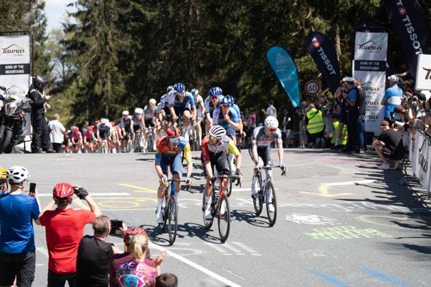 01.05.2025, xhfmx, Radsport Radklassiker 2025, Frankfurt - Eschborn Das Fahrerfeld überquert den Feldberg. (DFL DFB REGULATIONS PROHIBIT ANY USE OF PHOTOGRAPHS as IMAGE SEQUENCES and or QUASI-VIDEO) Frankfurt am Main