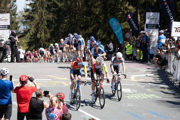 01.05.2025, xhfmx, Radsport Radklassiker 2025, Frankfurt - Eschborn Das Fahrerfeld überquert den Feldberg. (DFL DFB REGULATIONS PROHIBIT ANY USE OF PHOTOGRAPHS as IMAGE SEQUENCES and or QUASI-VIDEO) Frankfurt am Main