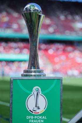 Fußball DFB Pokal Frauen Finale FC Bayern München - SV Werder Bremen am 01.05.2025 im RheinEnergieStadion in Köln DFB Pokal der Frauen DFB regulations prohibit any use of photographs as image sequences and or quasi-video.