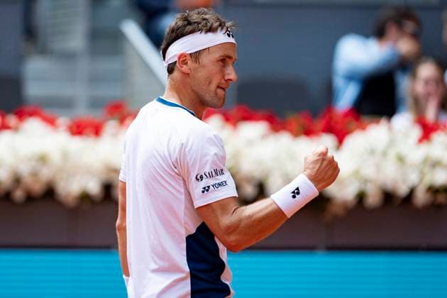 Mutua Madrid Open 2025 Casper Ruud of Norway celebrates victory after Men s Singles Quarter-Final match against Daniil Medvedev at the Mutua Madrid Open 2025 tournament celebrated at La Caja Magica on May 01, 2025 in Madrid, Spain. Madrid La Caja Magica Madrid Spain Copyright: xAlbertoxGardinx AGardin_20250501_Mutua_Madrid_Open_0114