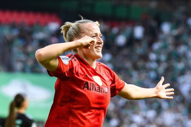 Fußball I Frauen I Saison 2024-2025 I DFB-Pokal I Finale I FC Bayern München - SV Werder Bremen I 01.05.2025 Torjubel Lea Schüller (11, FC Bayern München) Freisteller, Nahaufnahme, Porträt, Portrait, Einzelfoto, Einzelbild, Körper Halbportrait Köln RheinEnergieStadion Nordrhein-Westfalen Deutschland Copyright: xLobeca InesxHähnelx