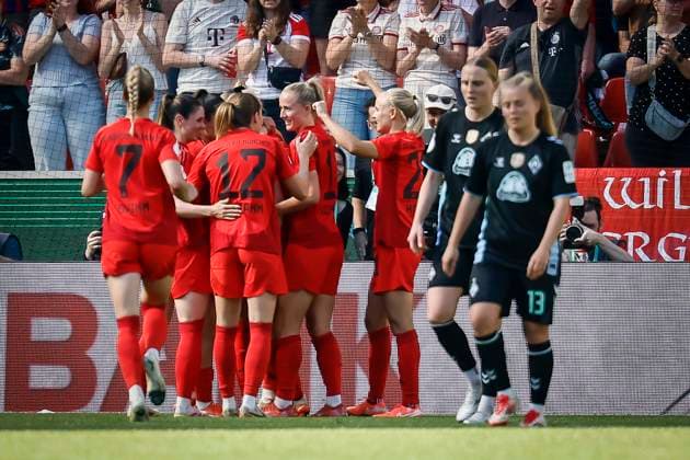 45. DFB-Pokal Finale der Frauen: FC Bayern München - SV Werder Bremen, 01.05.2025 Torjubel nach dem 2:0 durch Carolin Simon (FC Bayern München, 30); 45.? ?DFB-Pokal Finale der Frauen: FC Bayern München - SV Werder Bremen am 01.05.2025 im RheinEnergie-Stadion in Köln (Nordrhein-Westfalen). DFL REGULATIONS PROHIBIT ANY USE OF PHOTOGRAPHS AS IMAGE SEQUENCES AND OR QUASI-VIDEO. Copyright: xBEAUTIFULxSPORTS AxelxKohringx