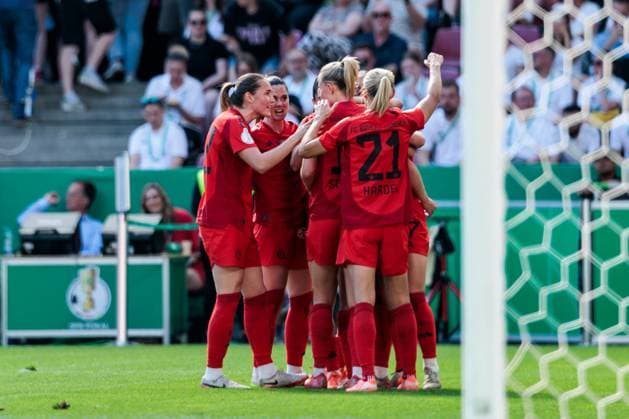 45. DFB-Pokal Finale der Frauen: FC Bayern München - SV Werder Bremen, 01.05.2025 Jubel zum 2:0 durch Carolin Simon (FC Bayern München, 30) 45. DFB-Pokal Finale der Frauen: FC Bayern München - SV Werder Bremen, Köln, RheinEnergiestadion, 01.05.2025 Copyright: xBEAUTIFULxSPORTS Wunderlx