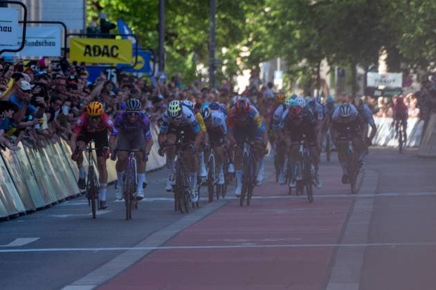 01.05.2025, xhfmx, Radsport Radklassiker 2025, Frankfurt - Eschborn Zieleinfahrt der Spitzengruppe (DFL DFB REGULATIONS PROHIBIT ANY USE OF PHOTOGRAPHS as IMAGE SEQUENCES and or QUASI-VIDEO) Frankfurt am Main