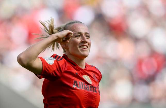 Jubel Lea SCHUELLER (Schüller) (M) nach ihrem Tor zum 1:0, DFB Pokal Finale der Frauen 2025, FC Bayern Muenchen (M) - SV Werder Bremen (HB), am 01.05.2025 in Koeln Deutschland. DFB regulations prohibit any use of photographs as image sequences and or quasi-video Â