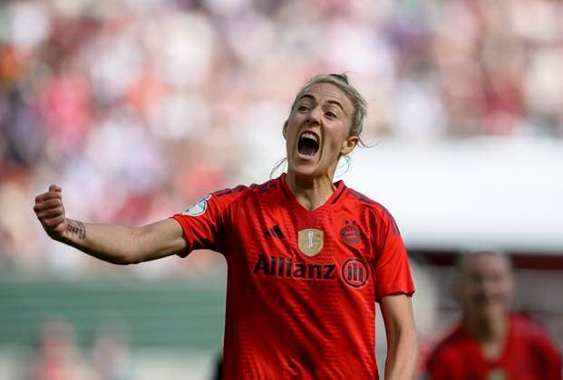 Jubel Carolin SIMON (M) nach ihrem Tor zum 2:0, DFB Pokal Finale der Frauen 2025, FC Bayern Muenchen (M) - SV Werder Bremen (HB), am 01.05.2025 in Koeln Deutschland. DFB regulations prohibit any use of photographs as image sequences and or quasi-video Â